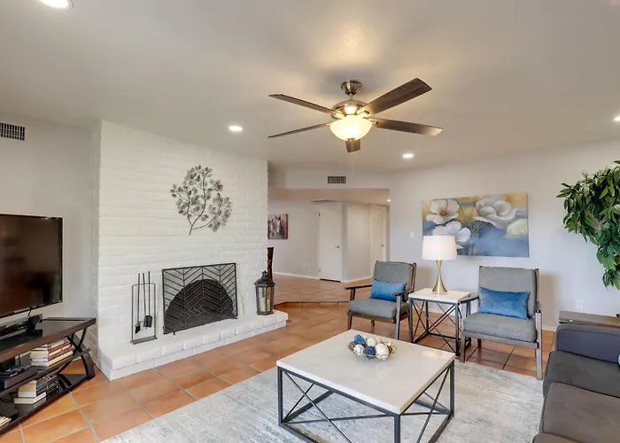 Holiday home Townhome W/ Private Patio & Mtn Views! Tucson