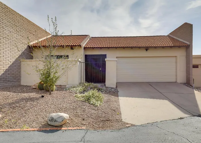 Townhome W/ Private Patio & Mtn Views! *