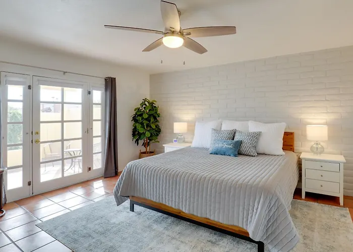 Townhome W/ Private Patio & Mtn Views! Tucson