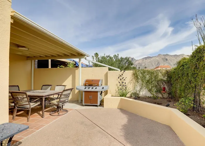 Townhome W/ Private Patio & Mtn Views!