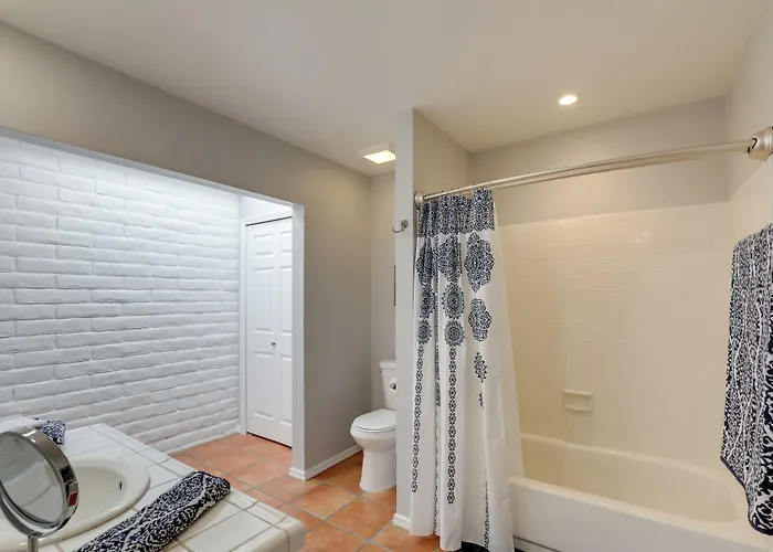 Townhome W/ Private Patio & Mtn Views! * Tucson