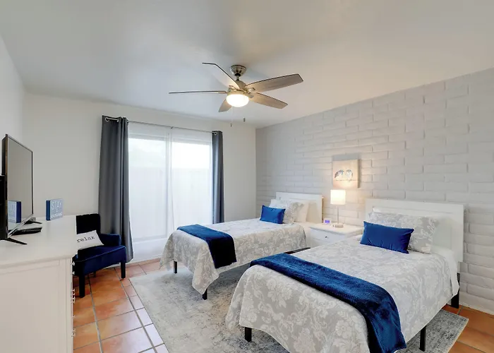 Townhome W/ Private Patio & Mtn Views! *