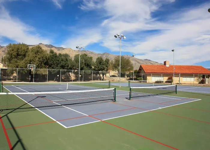 Townhome W/ Private Patio & Mtn Views! Holiday home Tucson